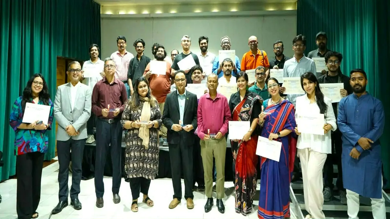 বাংলাদেশ ফিল্ম আর্কাইভ ও লেখালিখির আয়োজনে সিনেমার ‘পিচ’ নিয়ে কর্মশালা
