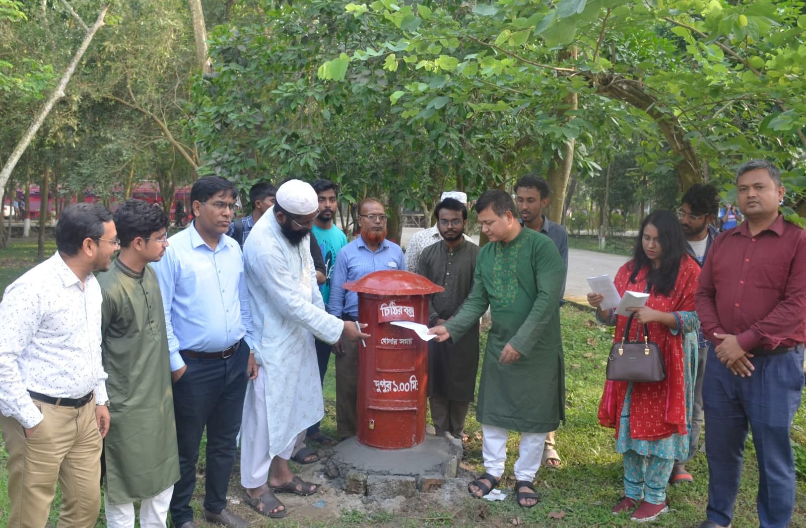 বেরোবি ক্যাম্পাসে নতুন ডাকবাক্স উদ্বোধন, ভবিষ্যতে পোস্ট অফিস স্থাপনের আশ্বাস